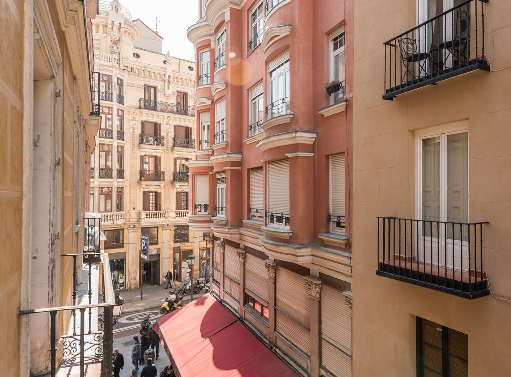 Apartamentos Madrid Centro W Exterior photo