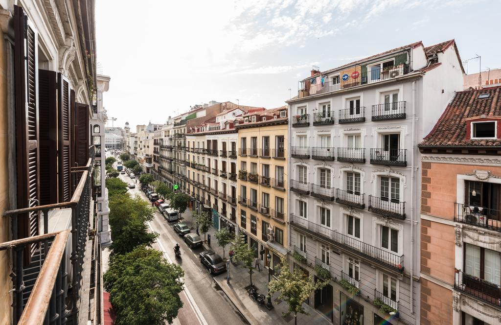 Apartamentos Madrid Centro W Exterior photo
