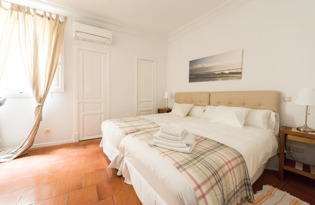 Apartamentos Madrid Centro W Exterior photo