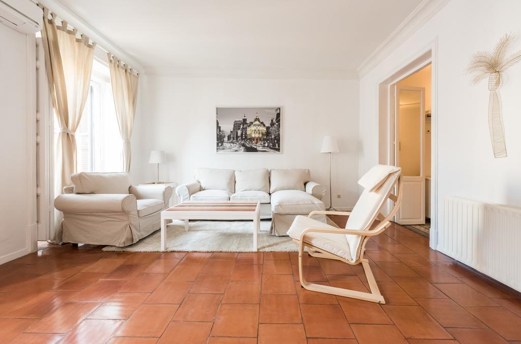 Apartamentos Madrid Centro W Exterior photo