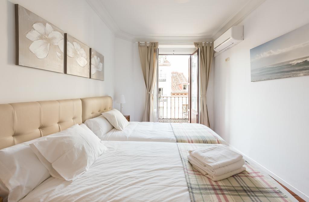 Apartamentos Madrid Centro W Exterior photo