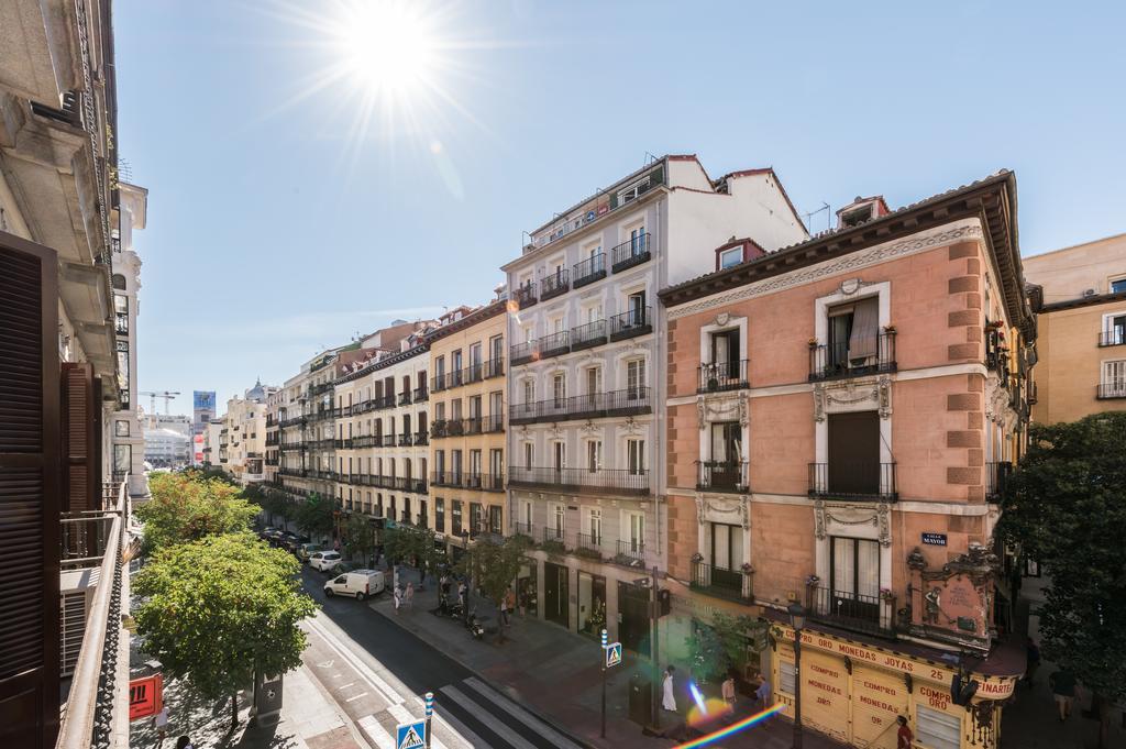 Apartamentos Madrid Centro W Exterior photo