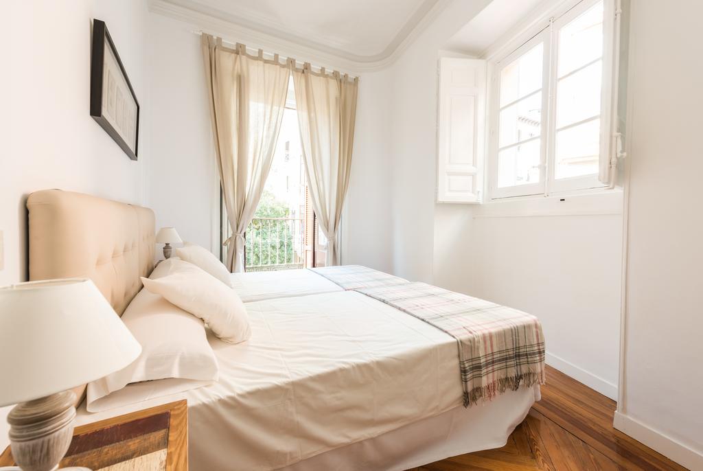 Apartamentos Madrid Centro W Exterior photo