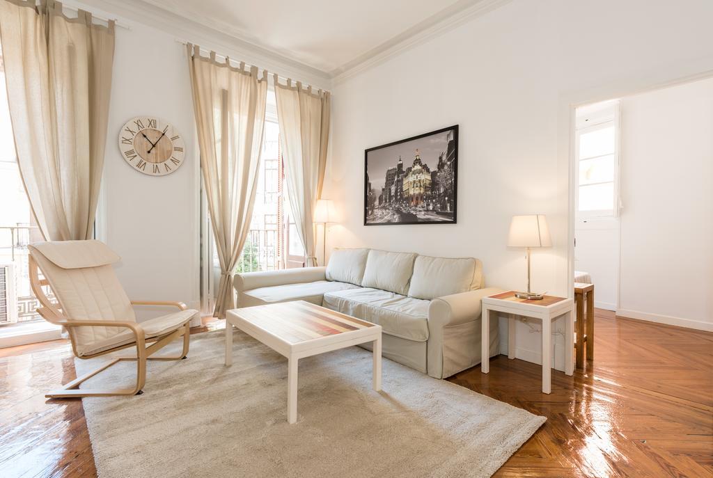 Apartamentos Madrid Centro W Exterior photo