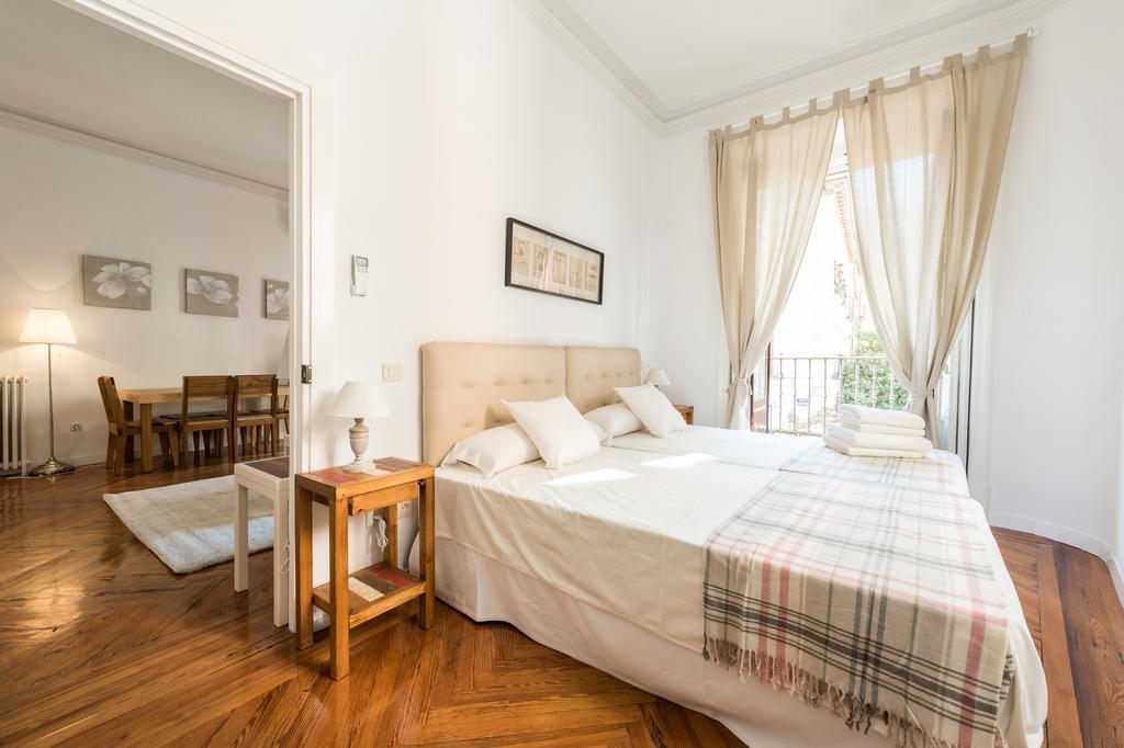 Apartamentos Madrid Centro W Exterior photo